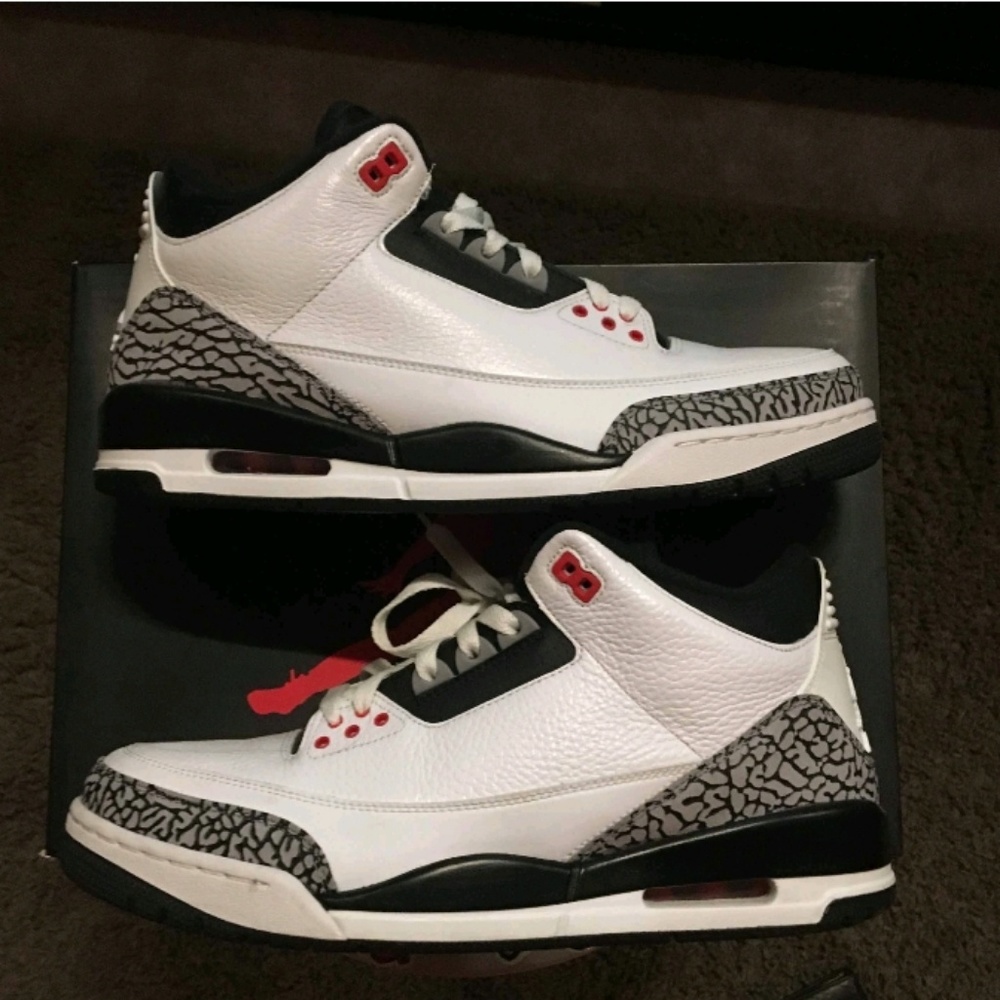 DEADSTOCK Jordan 3 Retro (Infrared 23s)